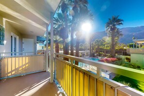 Property grounds - Mountain-view condo with pool, hot tub, balcony, & central AC (Palm Springs)