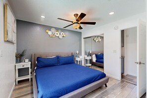 2 bedrooms, iron/ironing board, free WiFi, bed sheets - Adorable adobe-style oasis with private pool & pool spa - dog-friendly (Palm Springs)