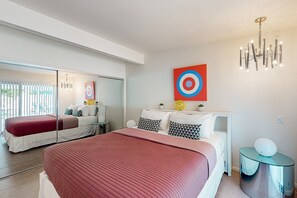 3 bedrooms, iron/ironing board, free WiFi, bed sheets - Modern home w/mountain views, private backyard pool & grill, close to downtown (Palm Springs)