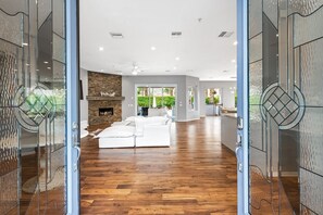 Interior - Luxury home with mountain views, pool and pool spa (Palm Springs)