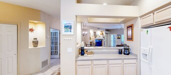 Spacious condo with pools, hot tub, patio & lovely views - dog-friendly