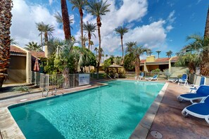Beheizter Pool