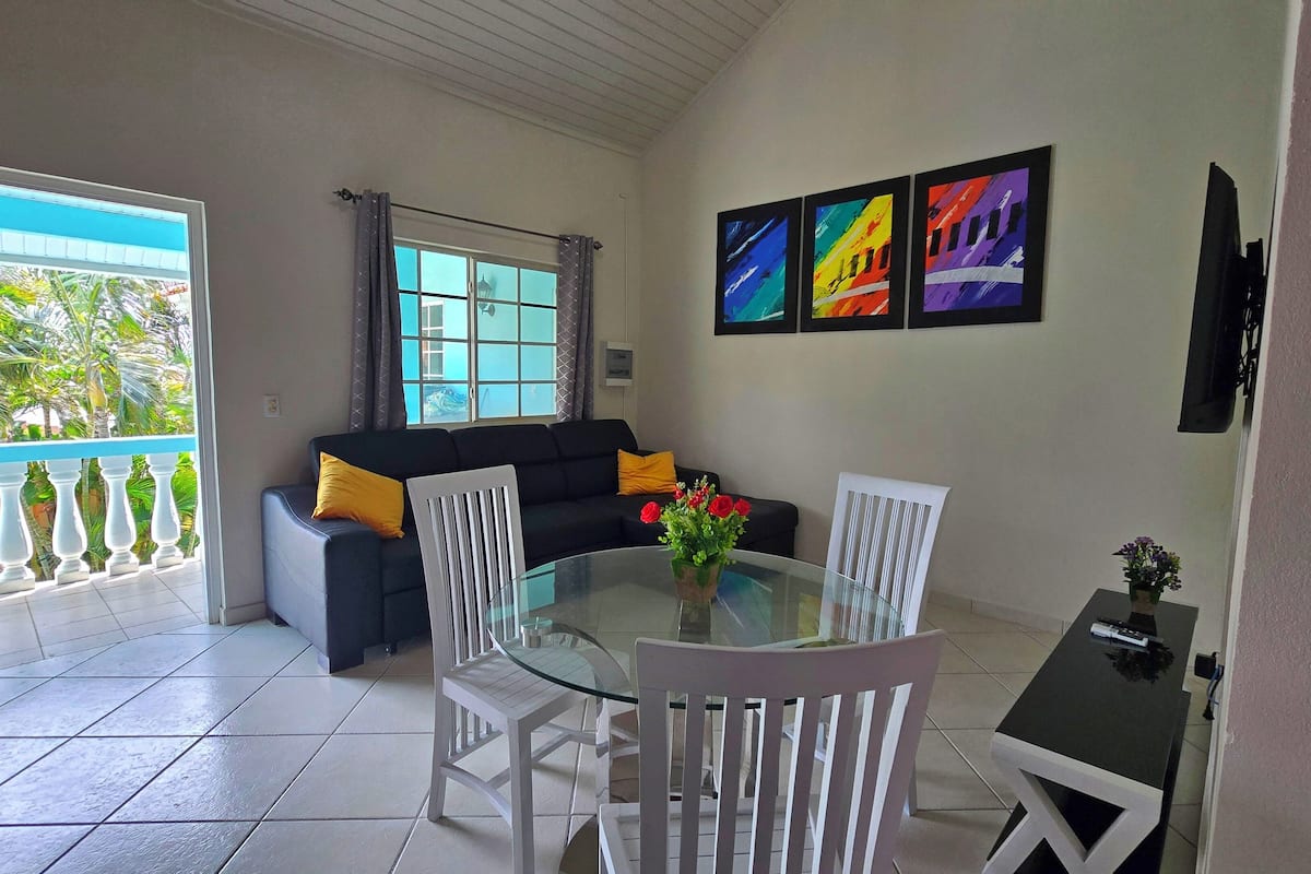 Apartment, 1 Bedroom, Patio, Garden View | Living room