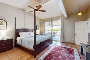 3 slaapkamers, een strijkplank/strijkijzer, gratis wifi, beddengoed