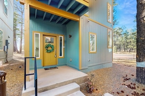 Exterior detail - Modern, dog-friendly bungalow home with patio, balcony, & central AC (Flagstaff)