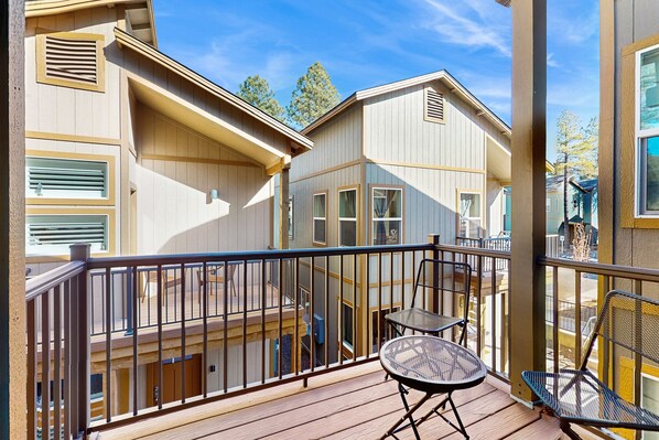 Property grounds - Modern, dog-friendly bungalow home with patio, balcony, & central AC (Flagstaff)