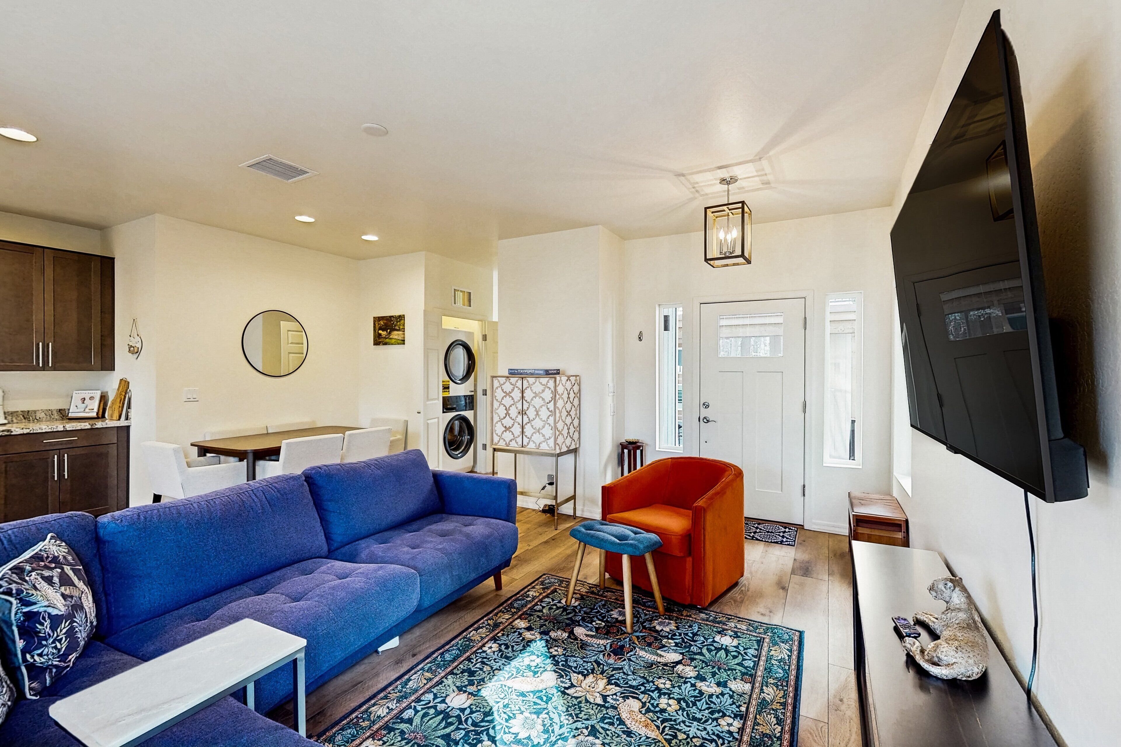 Modern, Dog-friendly Bungalow Home With Patio, Balcony, & Central Ac - Flagstaff