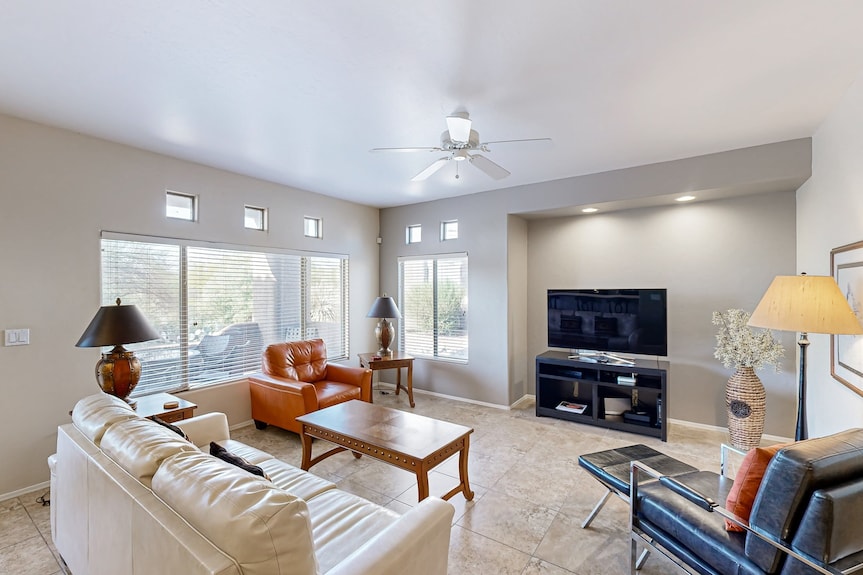 Comfy, Updated Condo With Pool & Hot Tub - Dog-friendly - Oro Valley, AZ