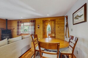 Interior - Cabin with grill, outdoor dining, & fireplace - drive minutes to hiking (Flagstaff)