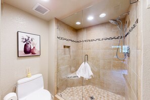 Shower, hair dryer, towels - Modern palm-surrounded condo with mtn views, heated pool, & AC - dog-friendly (Palm Springs)