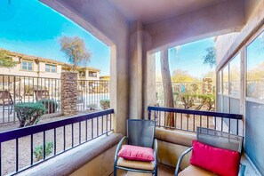 Property grounds - Luxury condo w/ shared hot tub, pool & tennis - close to golf & more (Scottsdale)
