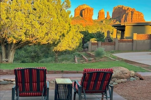 Property grounds - On Oak Creek w/Cathedral Rock Views Private gated retreat (Sedona)