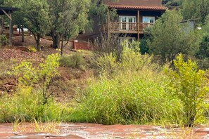 Exterior - On Oak Creek w/Cathedral Rock Views Private gated retreat (Sedona)