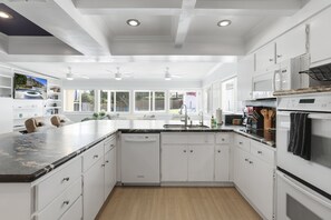 Fridge, microwave, oven, stovetop - Sunshine, Style & Your Own Private Pool Retreat – Dog-Friendly!- #112181 (La Quinta)