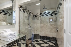 Shower, hair dryer, towels - Sunshine, Style & Your Own Private Pool Retreat – Dog-Friendly!- #112181 (La Quinta)