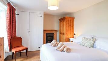 2 bedrooms, individually decorated, individually furnished, free WiFi