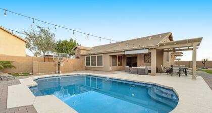 Stunning home with mountain views, pool, fast WiFi, central AC & W/D