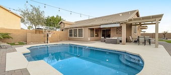 Stunning home with mountain views, pool, fast WiFi, central AC & W/D