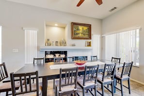 Dining - Stunning home with private heated pool, spa, firepit, grill & alfresco dining (Cathedral City)