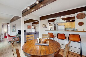 Interior - Red Rock views & relaxation await at this charming Sedona escape (Sedona)