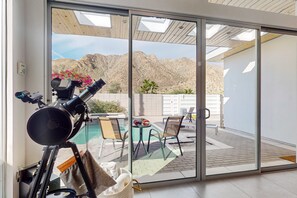 Fitness facility - Luxurious dog-friendly home with a pool, spa, mntn views, chef's kitchen (La Quinta)