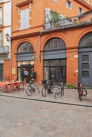Exterior - Planet 612 - Capitol view (Toulouse)