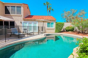 Pool - Spacious modern home with pool, central AC & grill (Scottsdale)
