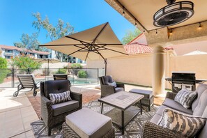 Terrace/patio - Spacious modern home with pool, central AC & grill (Scottsdale)