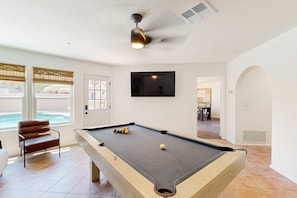 Games room - Spacious retreat boasting multiple levels, offering ample space for everyone (Scottsdale)
