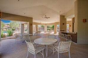 Outdoor dining - Mtn-view home w/ private pool & access to heated pool, hot tub, gym, pickleball (Scottsdale)
