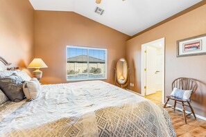 4 bedrooms, iron/ironing board, travel crib, free WiFi