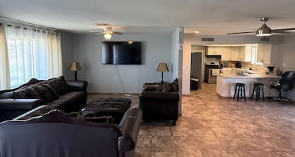 Spacious and comfortable 2BR - House