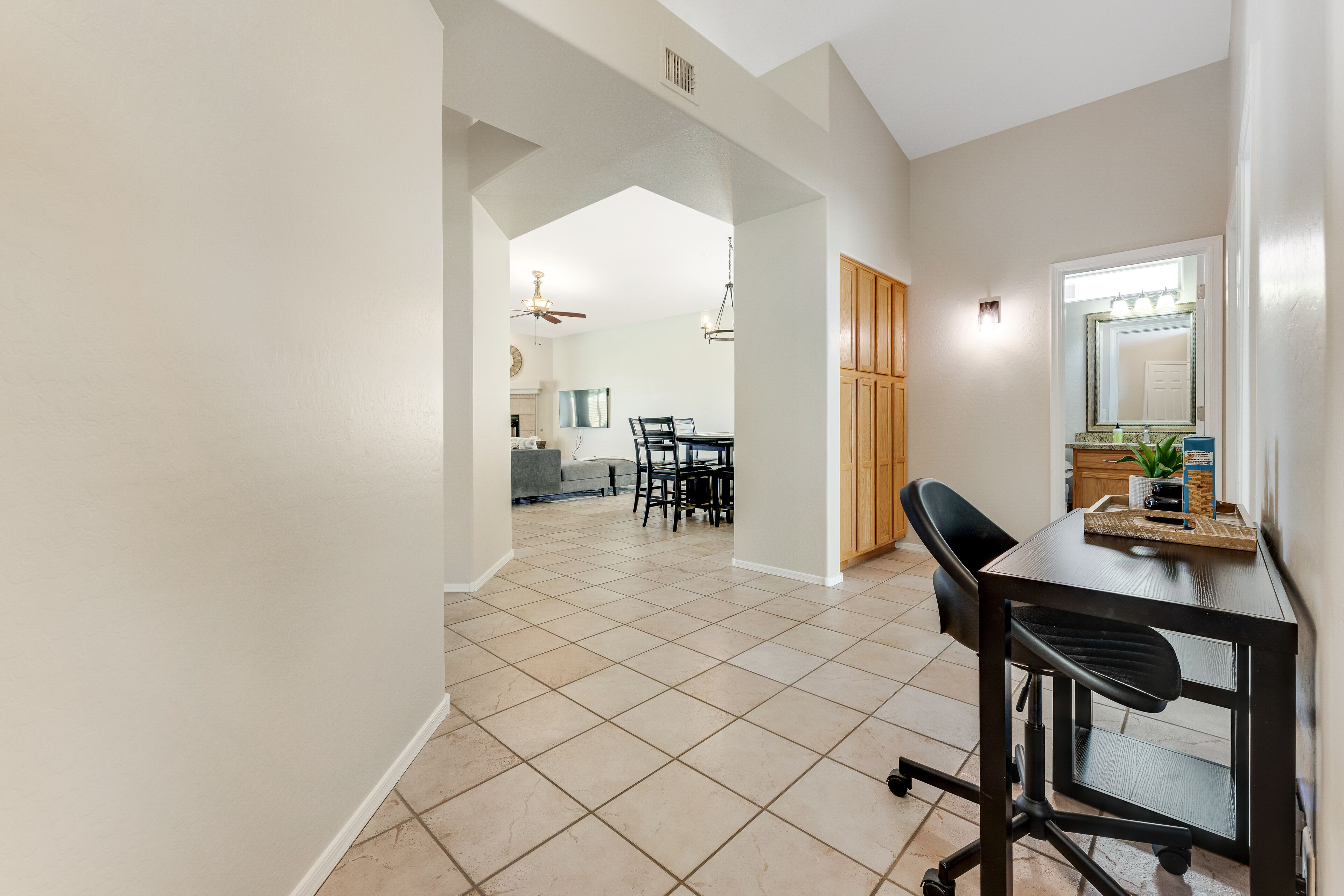 Modern Home W/ Private Pool, Central Ac, Wifi, Private W/d, & Private Gas Grill - Goodyear, AZ