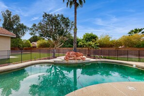 Pool - Your Perfect Family Escape in Sunny Peoria – Private Pool and Relaxation Awaits (Peoria)