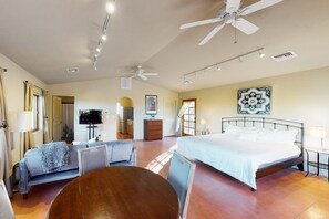 1 chambre, bureau, fer et planche à repasser, Wi-Fi gratuit