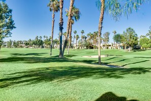 Golf - Inviting PGA West Condo w/3 Golf Courses + Sparkling Pool & Hot Tub (La Quinta)