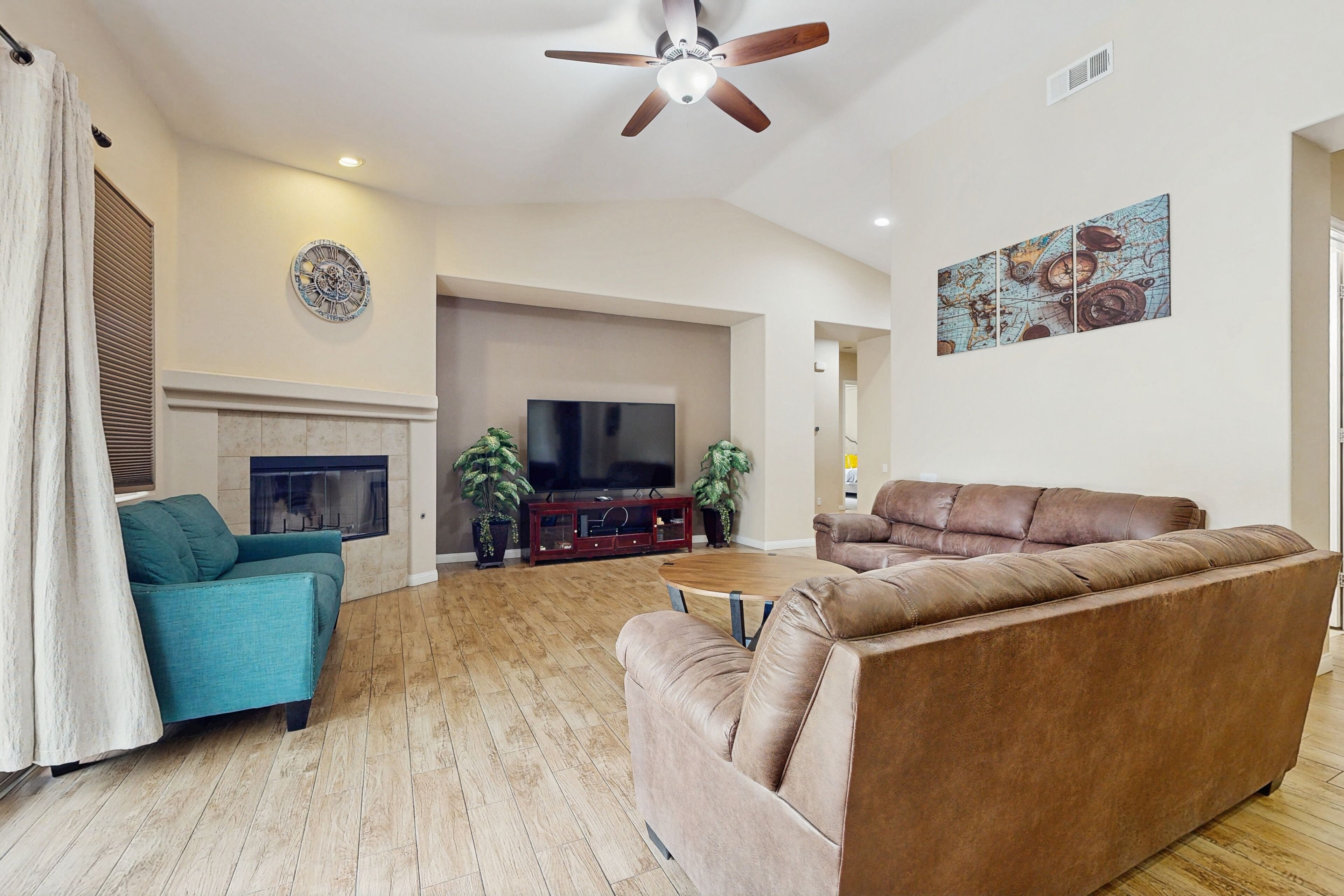 Smart TV, fireplace, DVD player