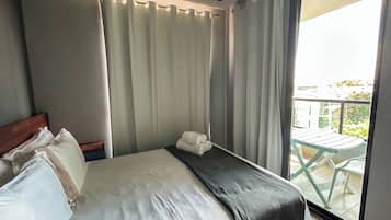 Apartamento conforto, varanda coberta, vista para a cidade