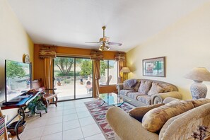 Smart TV - Classic and comfortable condo with pool, hot tub, & tennis (Tucson)