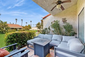 Outdoor dining - Dog-Friendly Updated Condo Next to Golf Courses w/WiFi, AC, W/D, Shared Pool (Palm Desert)
