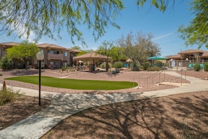 Exterior - Spacious, dog-friendly condo with pool & hot tub (Oro Valley)