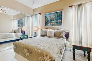 5 bedrooms, desk, iron/ironing board, free WiFi - Stunning Versailles Home w/Pvt. Pool & Spa-Large Yard, Furnished Patio & Firepit (Rancho Mirage)