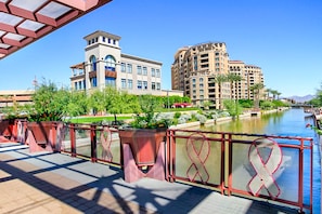 Property grounds - Amazing Old Town location above Grimaldi's Pizzeria - very walkable (Scottsdale)