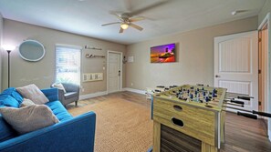 Apartment (4 Bedrooms) | Interior - Ocean's 96 by Avantstay Heated Pool + Foosball Table + Media Room + Walk to North Padre Beach (Corpus Christi)