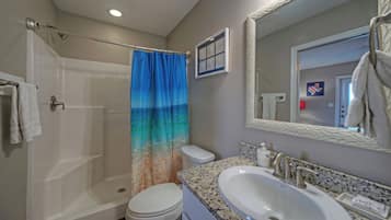 Apartment (4 Bedrooms) | Bathroom