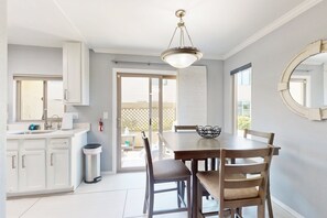 Dining - Golf-course-front condo near Old Town with two patios, WiFi, pool & hot tub (Scottsdale)