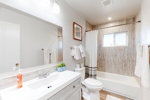Shower, hair dryer, towels - Dog-friendly house with retro feel, pool, fireplace & patio - snowbirds welcome (Scottsdale)