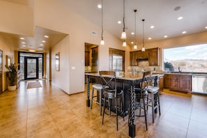 Interior - Gorgeous desert gem with private pool & spa and tennis court with amazing views! (Oro Valley)