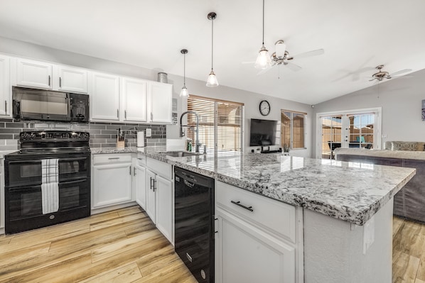 Fridge, microwave, oven, stovetop - Sunny & stylish home with private pool, central AC, W/D & firepit (Glendale)