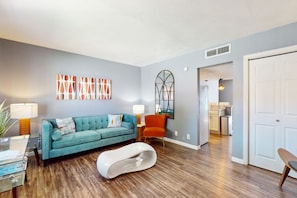 Smart TV - Snowbird-Friendly Condo with Patio Access, Central AC, Free WiFi - Dogs Welcome (Glendale)